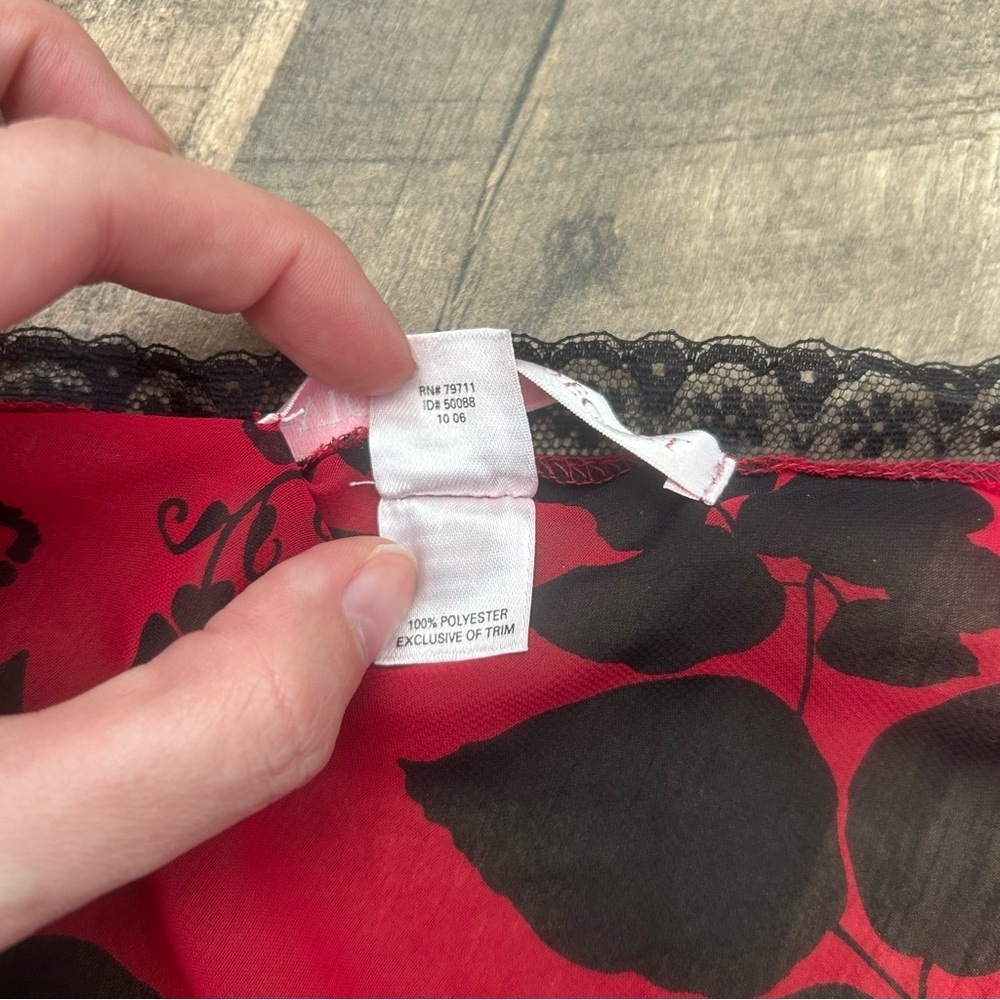 Vintage Victoria’s Secret Tie Front Red and Black Floral Camisole Small - Picture 3 of 7